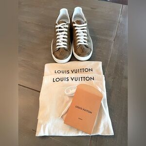 listing-status-banner